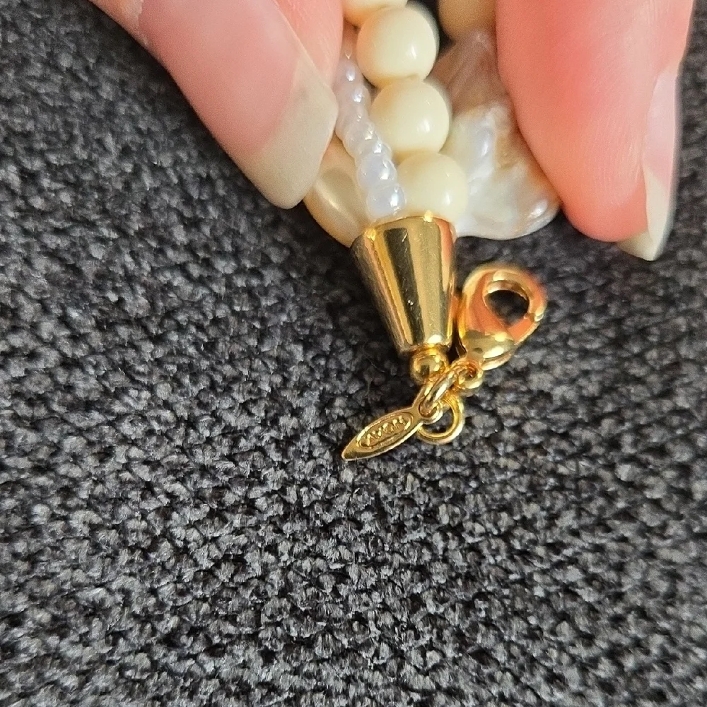 ❤️ Avon Cream Stone/Beed Multi-Strand Necklace- 19